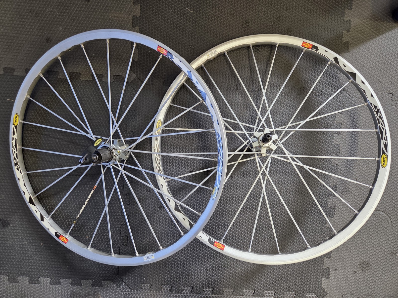 Silver 26” Mavic CrossMax SL SSC F100mm/R135mm QR Tubeless Disc Wheelset W Tires