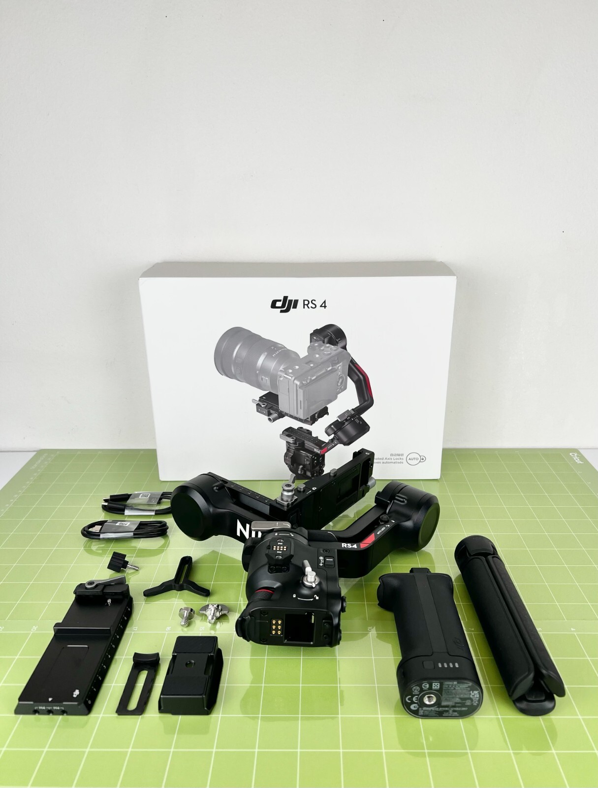 DJI RS 4 3-Axis Gimbal Stabilizer for Cameras - Unactivated
