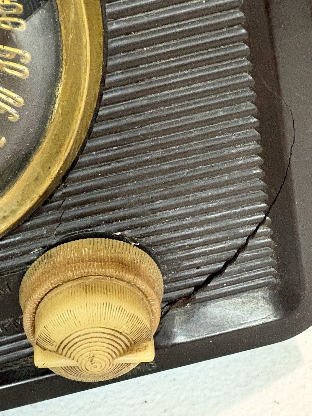 Vintage 1948 GE AM/FM Vacuum Tube Radio Model 210 Hums