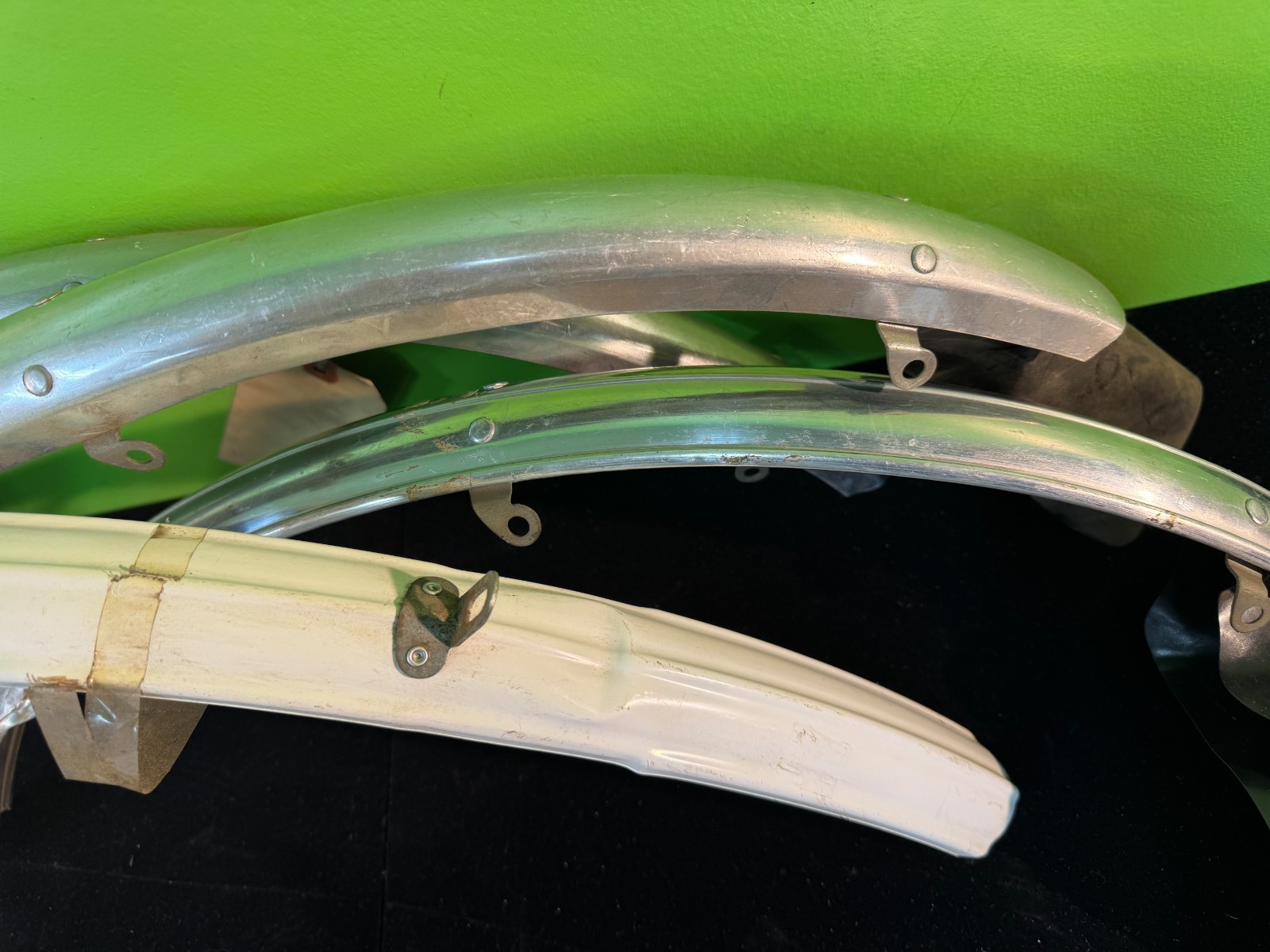 4 NOS Front mud guards Vintage 26 x 1 3/8 BLUEMELS Aluminum and plastic 1 LOT