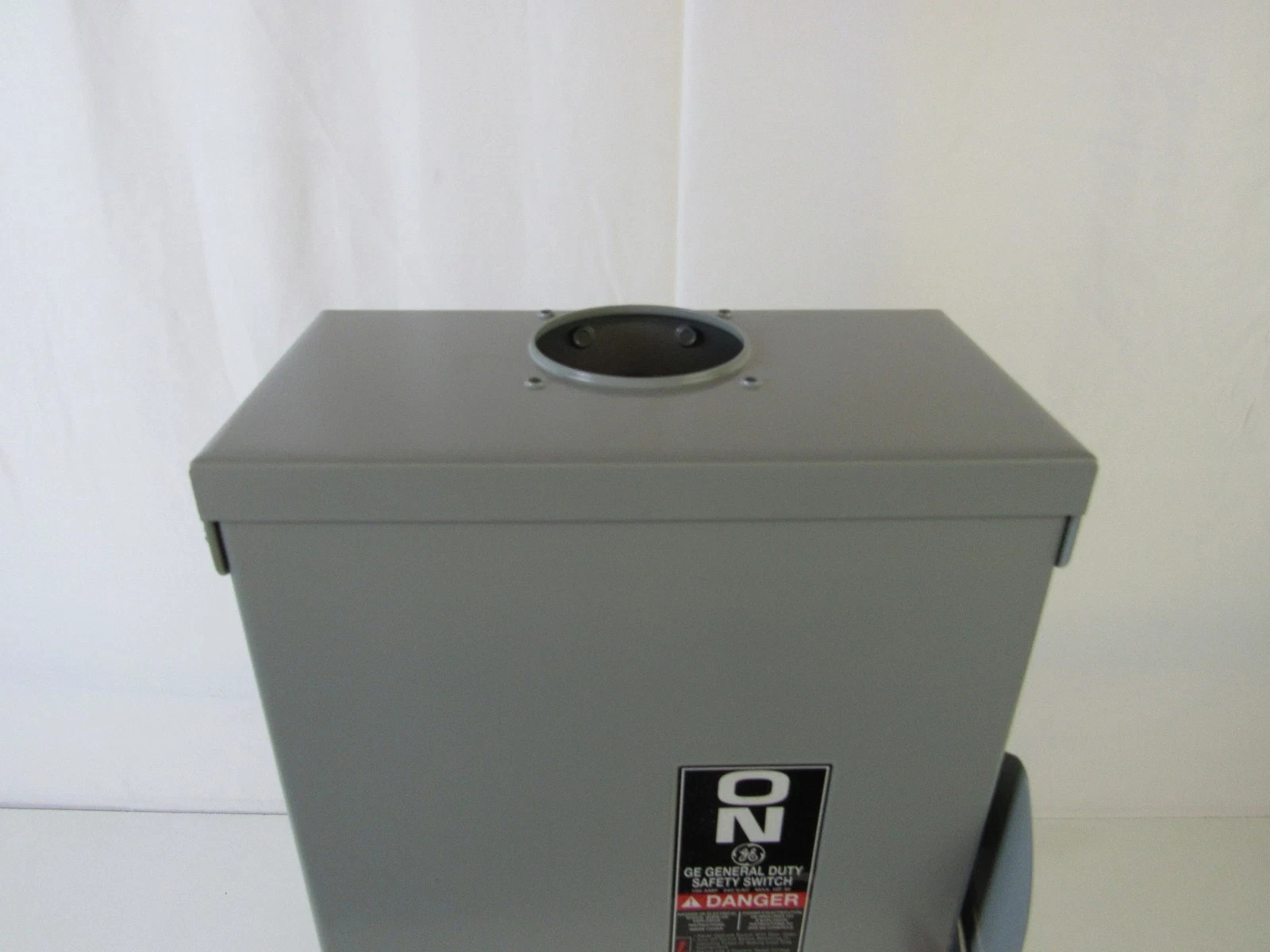 NEW GE TG4323R 100 Amp 240v OUTDOOR Fusible 3Ph 3R Safety Switch Disconnect