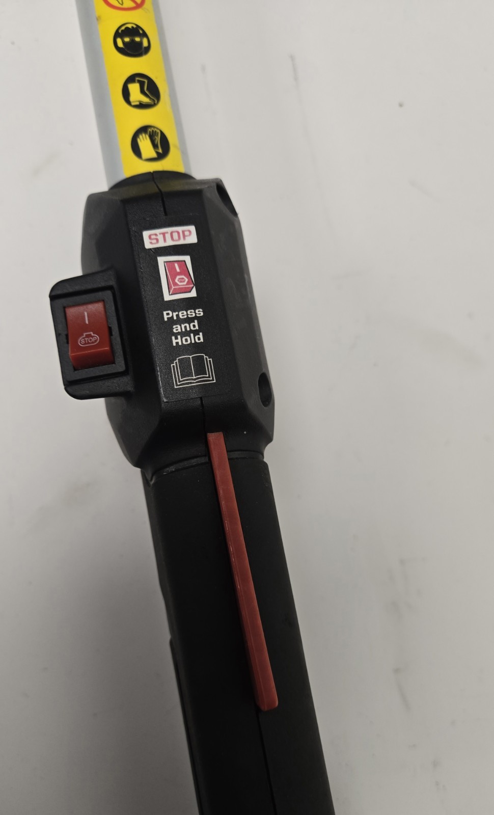 CRAFTSMAN GAS TRIMMER. 4-CYLCE 26.5cc.