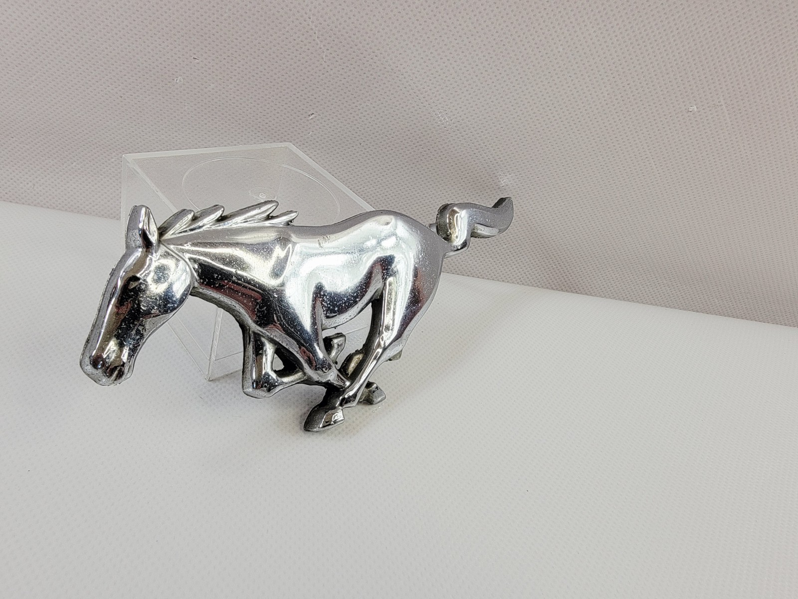 1960s FORD MUSTANG Running Horse Chrome Front Grill Emblem 68113 C8ZB-8A224A CAV