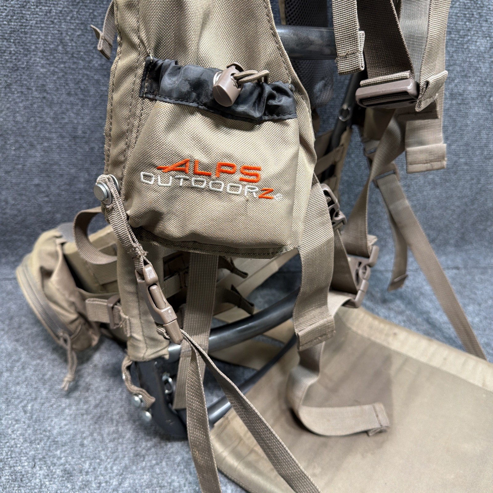 ALPS Outdoorz Commander External Telescopic Frame Hiking Camping Hunting