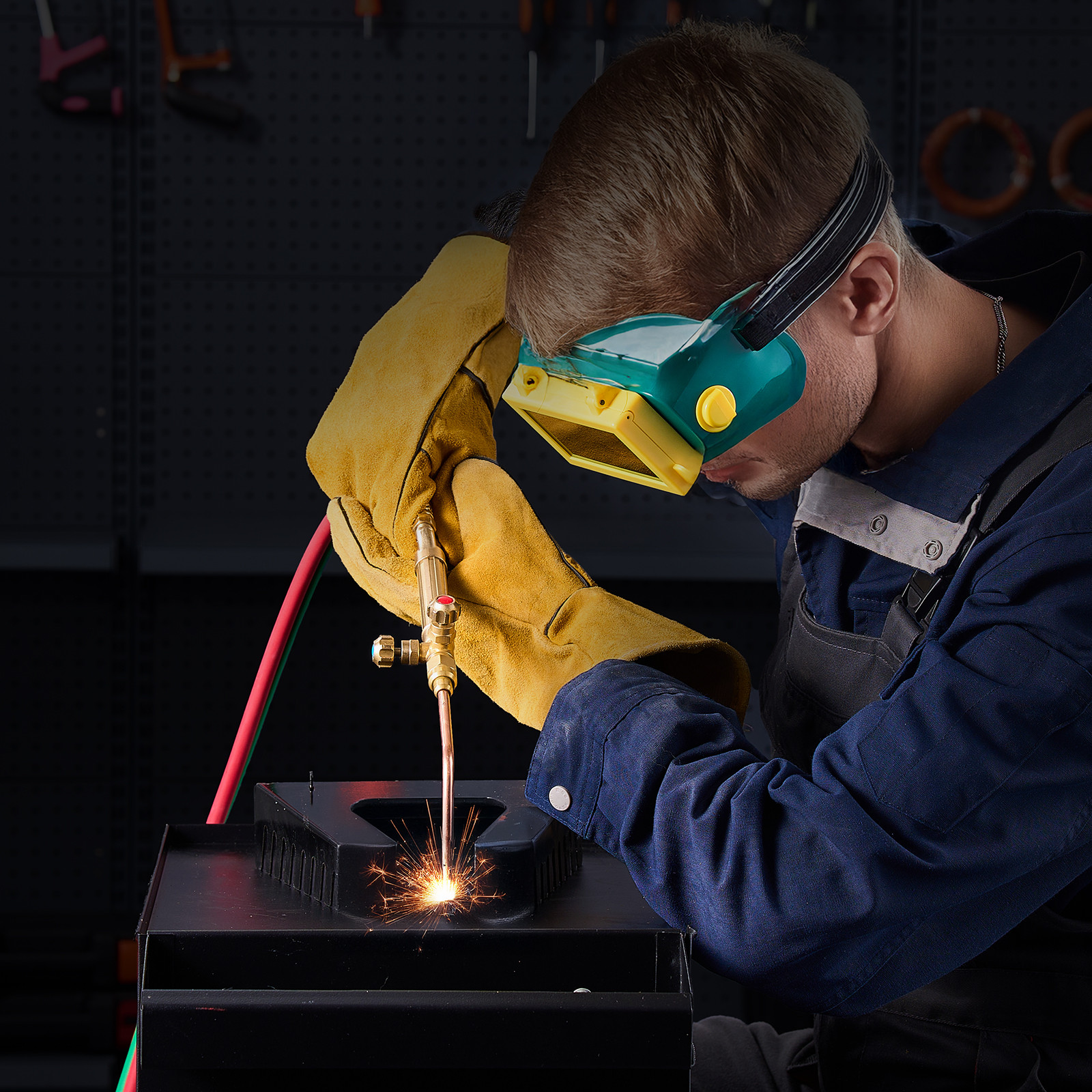 VEVOR Oxygen Acetylene Torch Kit 14PCS Gas Welding & Cylinder Holder 177'' Hose