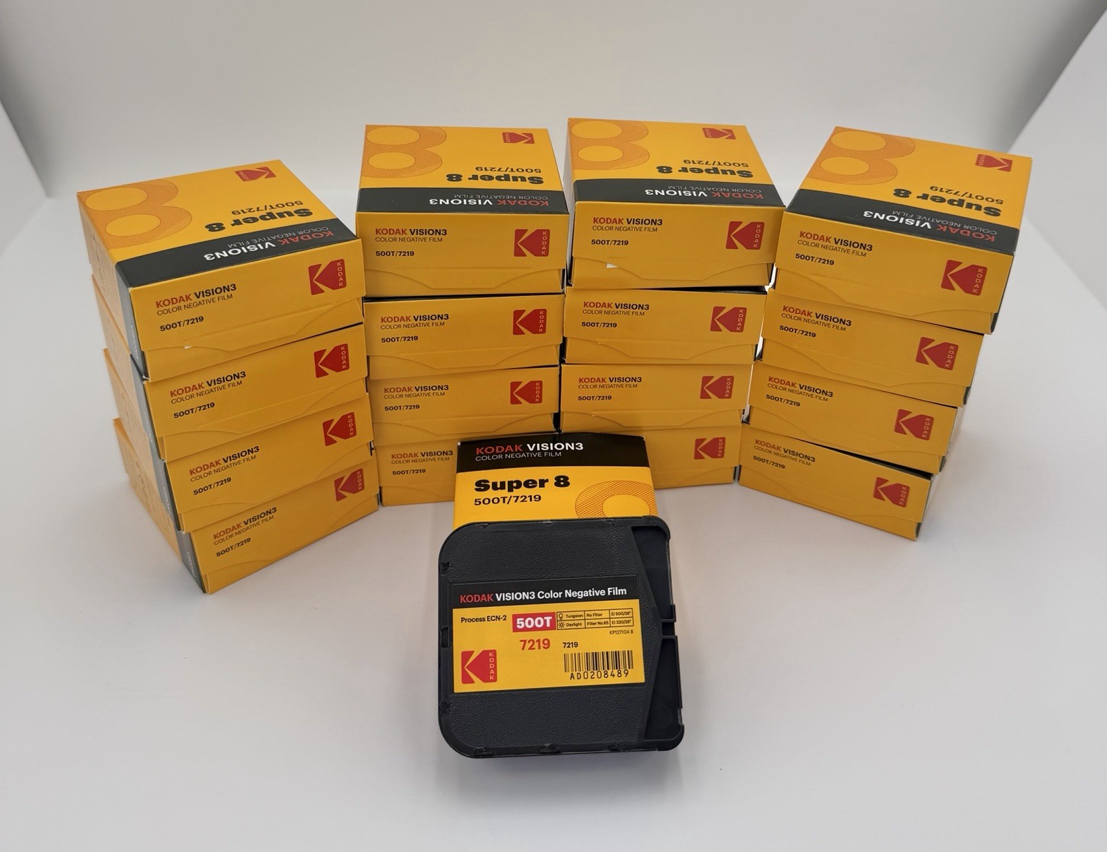 Kodak Vision 3 500T 7219 Super-8 Color Negative Film CAT 8955346 - Has Rem Jet