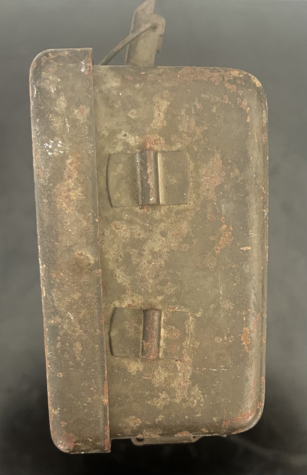 Vintage WW2/Korean War Jeep U.S. Army First Aid Kit.