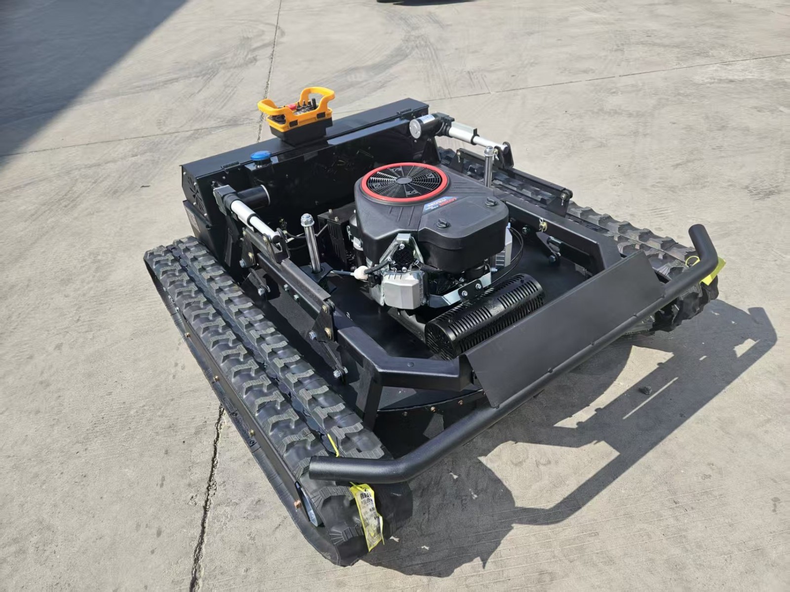 27HP Robot lawn mower sale！ Remote Control Lawn Mower 65° Climbing Free shipping