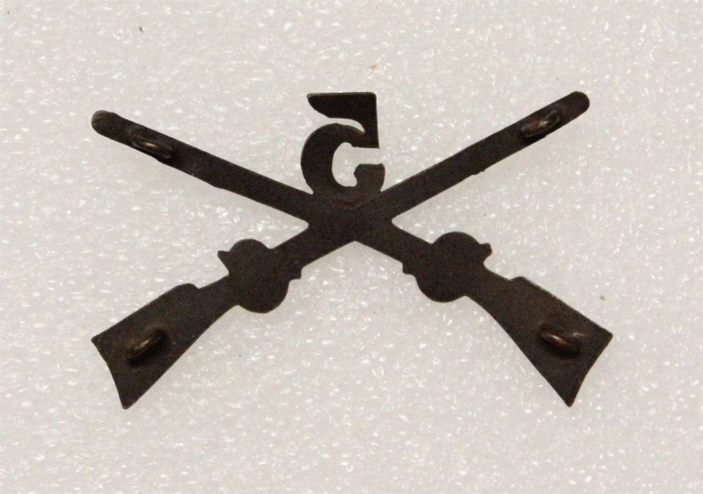 U.S. Army - 5th Infantry Regiment - c.1895 Officer's collar badge