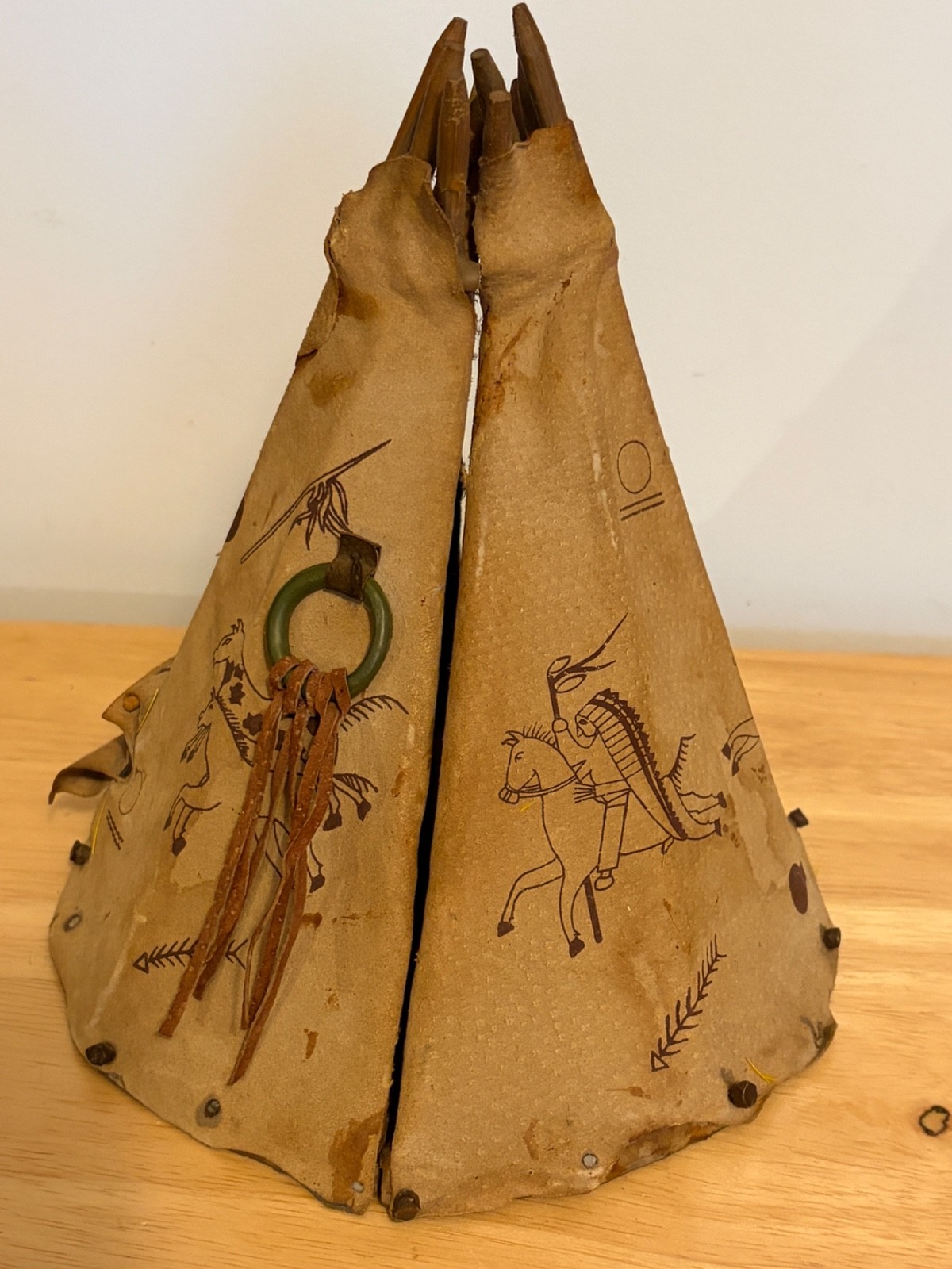 Native American Family w/ Chief Teepee Opens Cooking Working Hinged 16"x 9" NICE