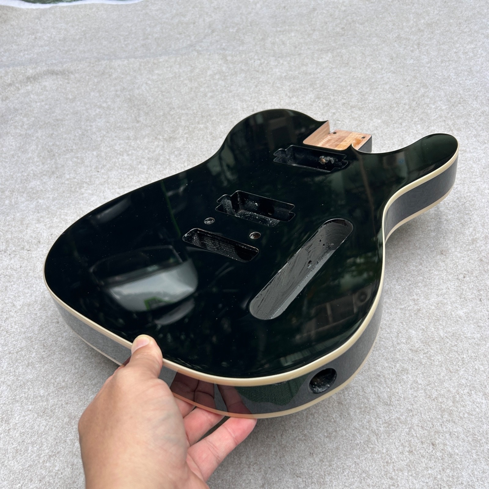 Guitar Body Tele Alder wood HH black 4.95 LBS Tremolo Bridge