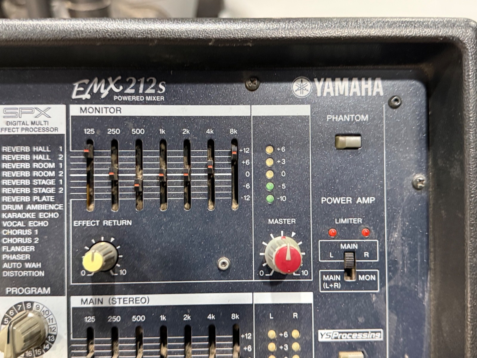 Yamaha EMX212S 12-Channel Stereo PA Powered Mixer Digital Effects 300-Watt 120V
