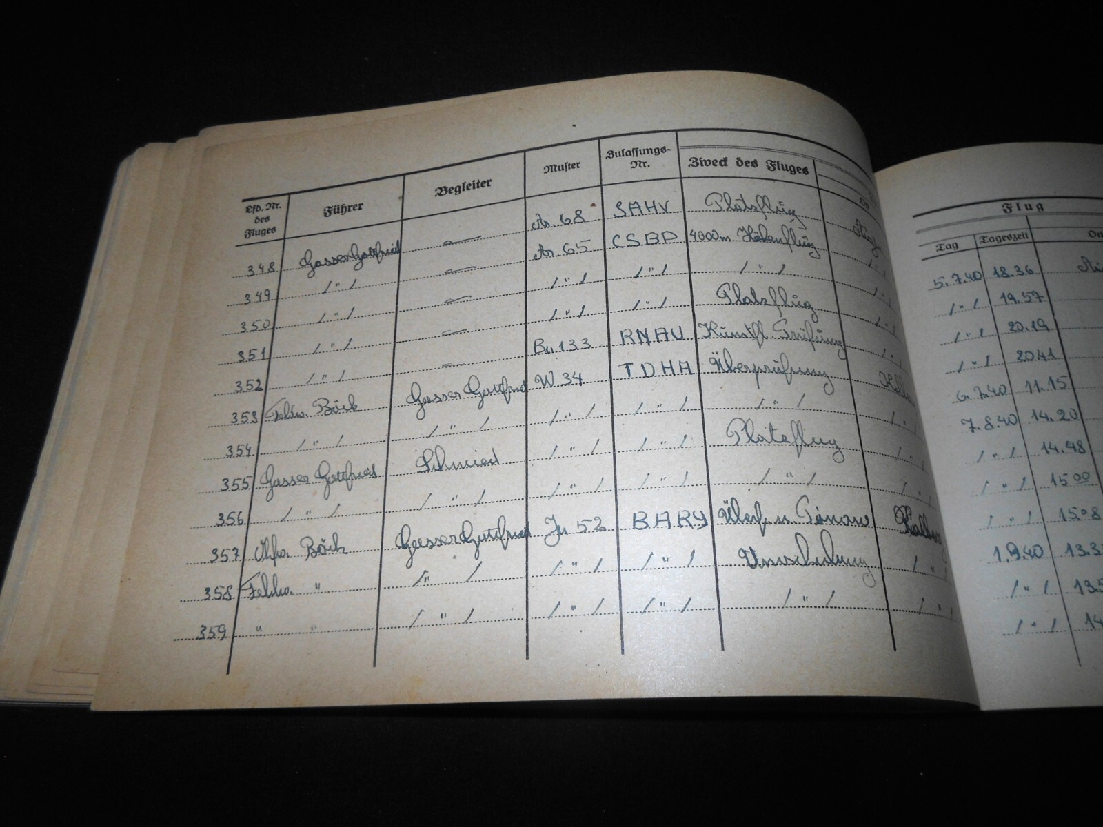 WW II German LW Flugbuch - FLIGHT LOG BOOK - Ju52 He111 Do17 Do23 Ju86 - NICE!