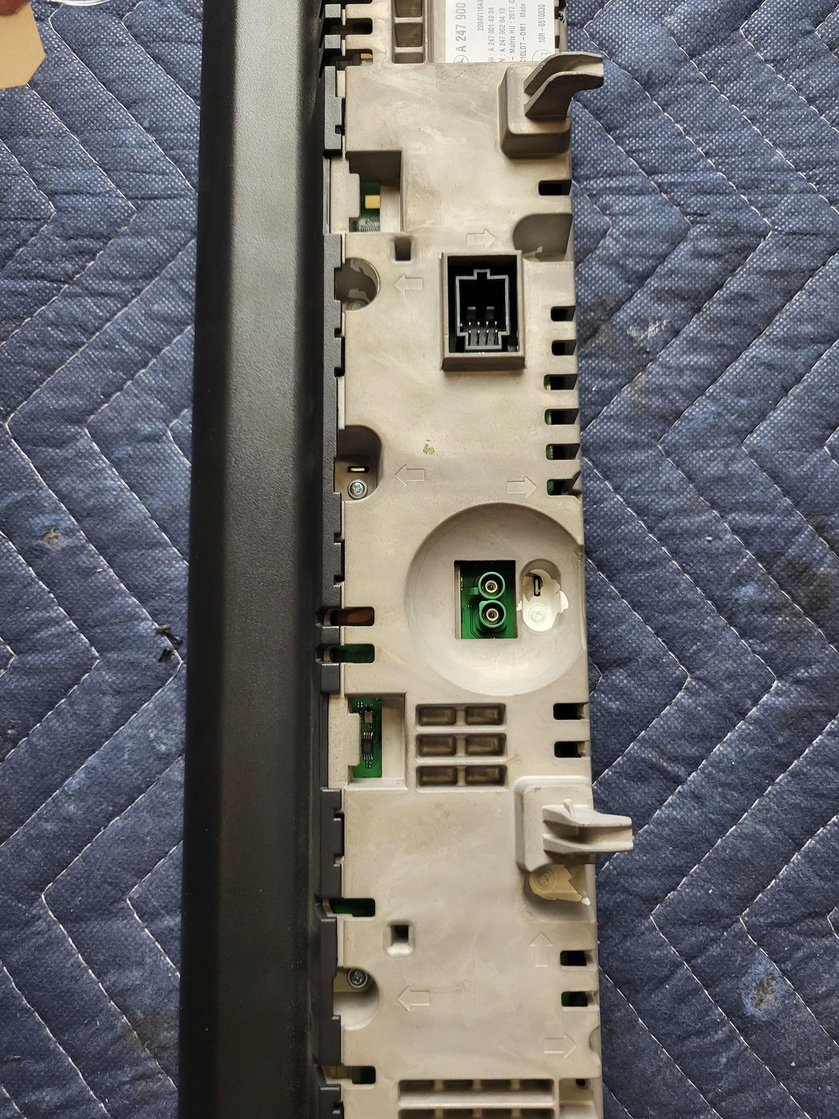 Used Oem Mercedes Info Display Screen 10.25" A2479001517 for 2022 GLB250 2.0 AWD