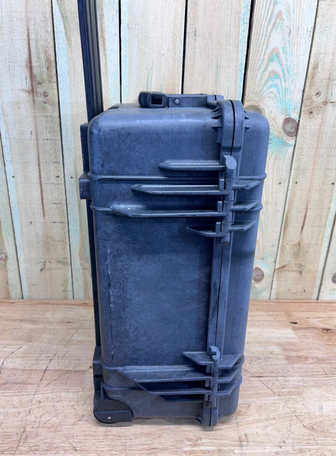 Pelican 1560 Waterproof Rolling Carry On Case Black Used Condition BC