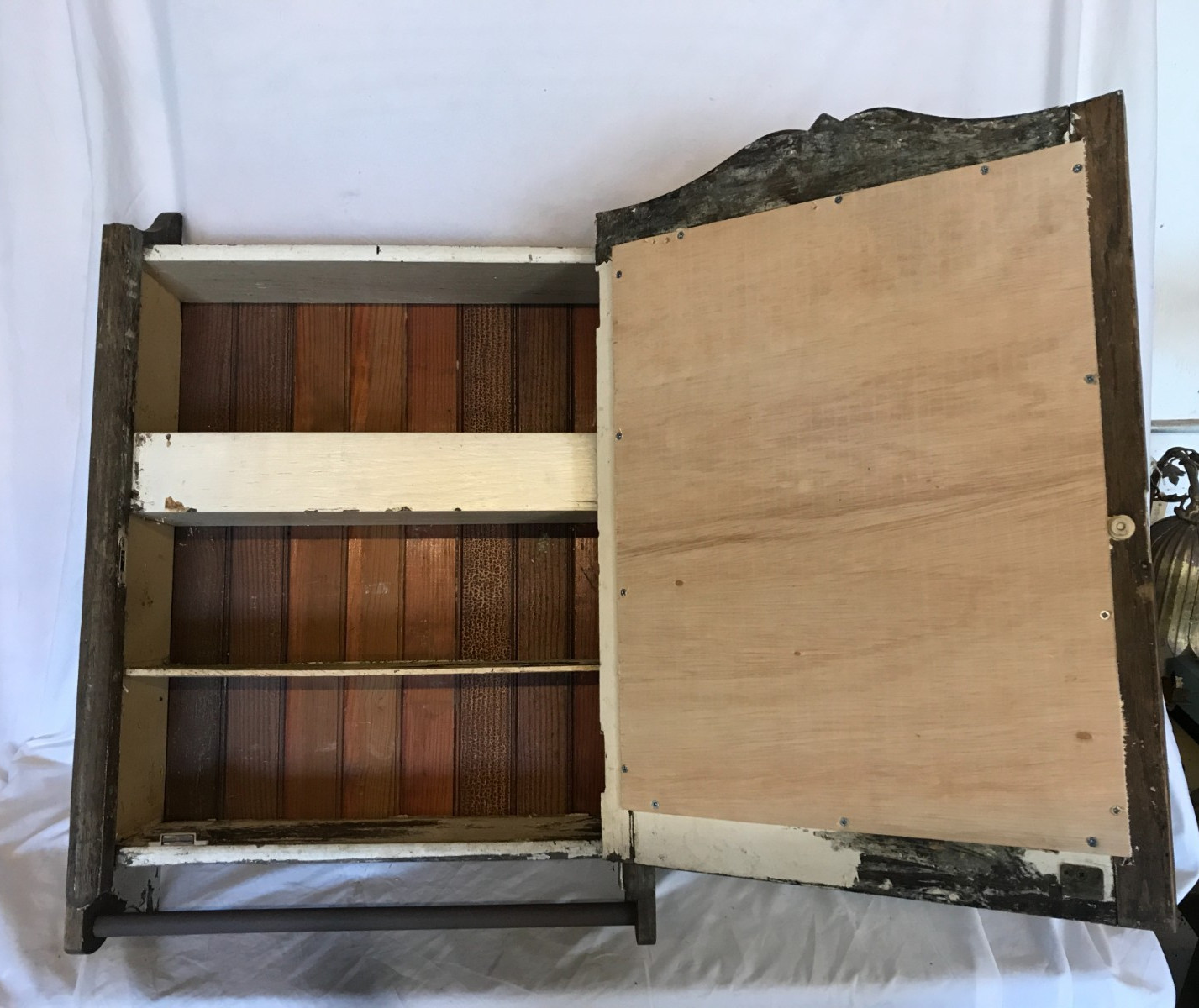 VTG Oak 19x28 Hardwood Wall Mount Medicine Cabinet with Towel Bar Old 474-26B