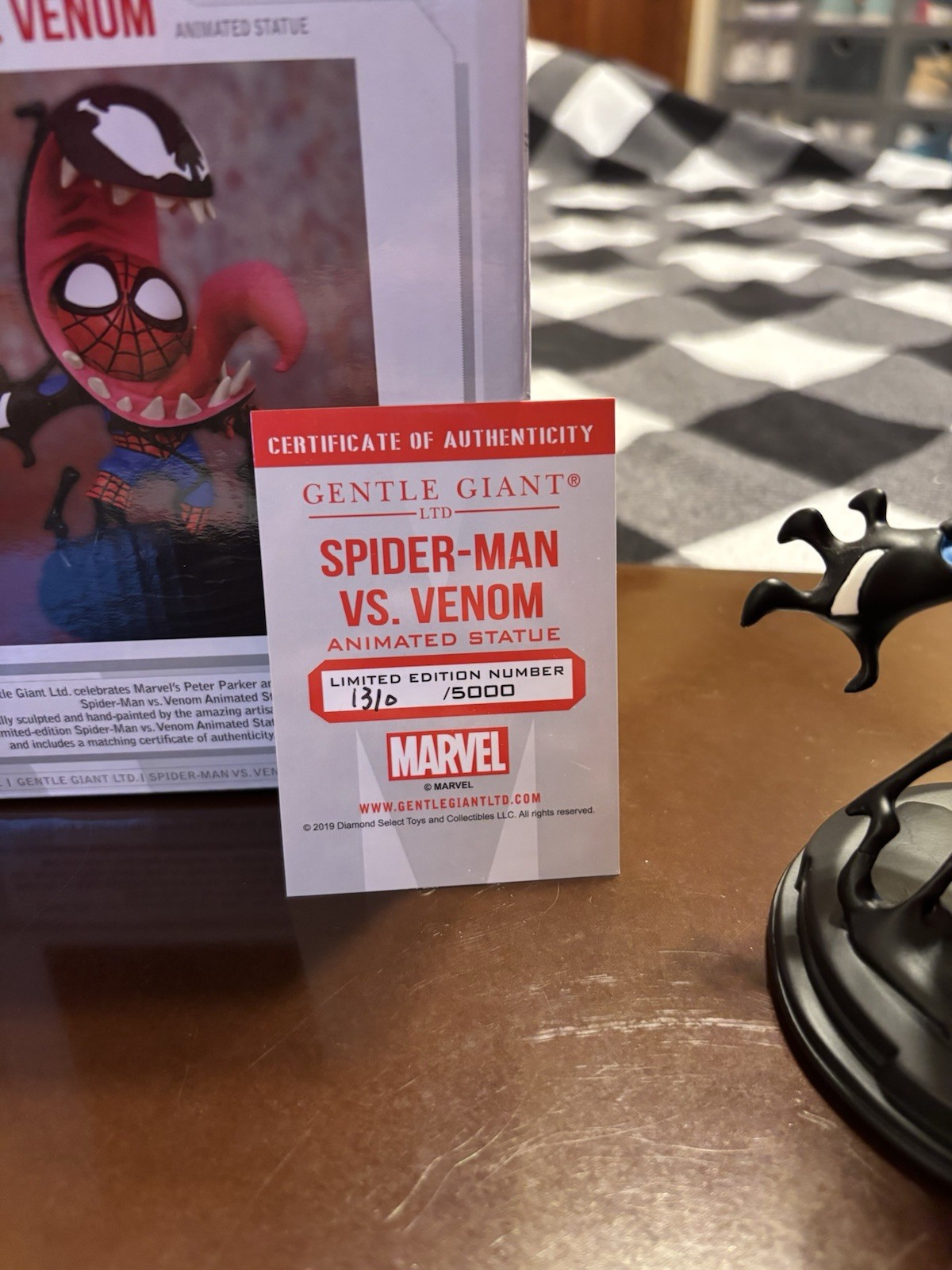 Gentle Giant Spiderman Vs Venom Animated Statue - Skottie Young Limited Edition