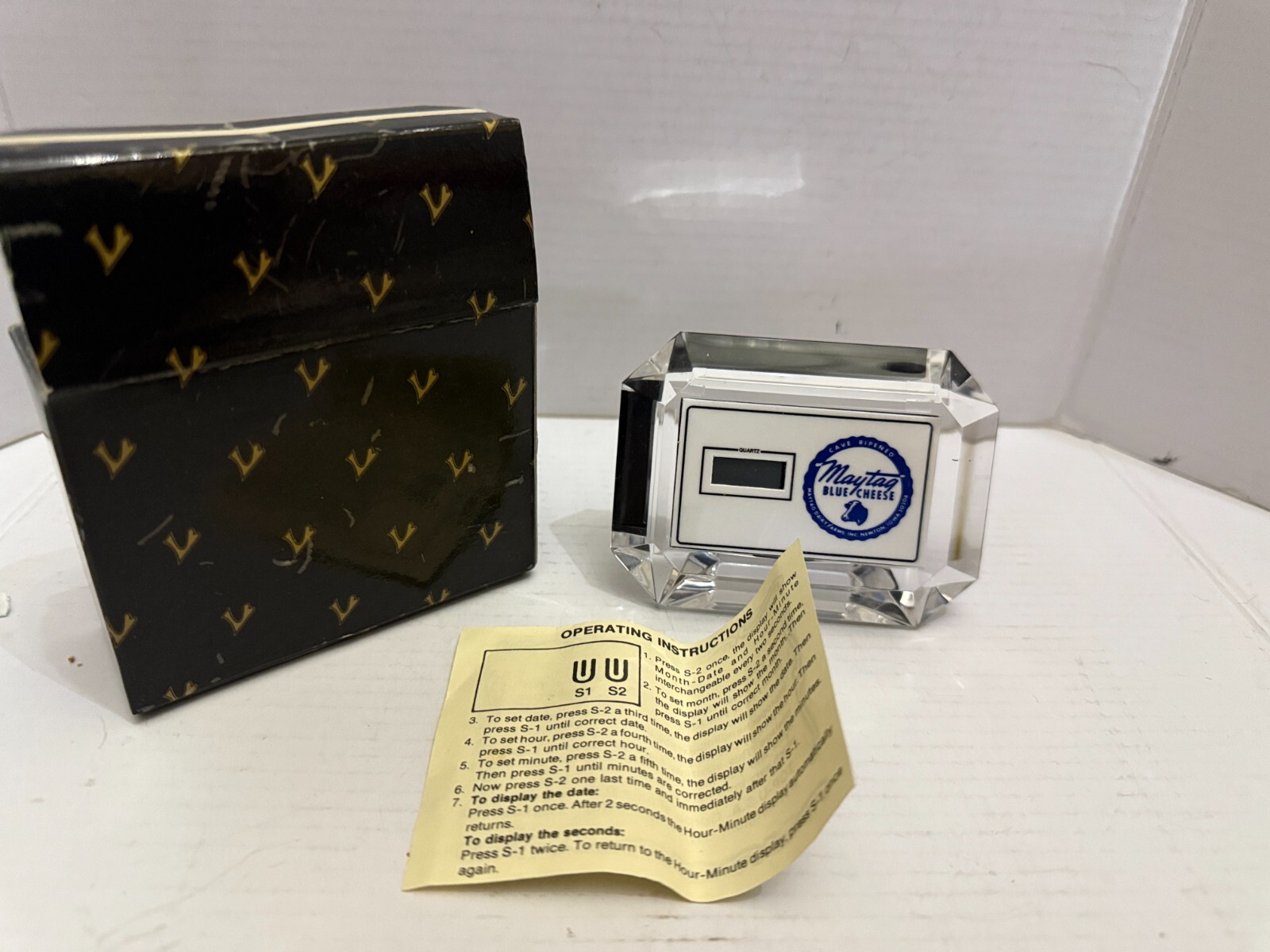 Vintage Maytag Blue Cheese Acrylic Clock Maytag Dairy Farms Newton Iowa