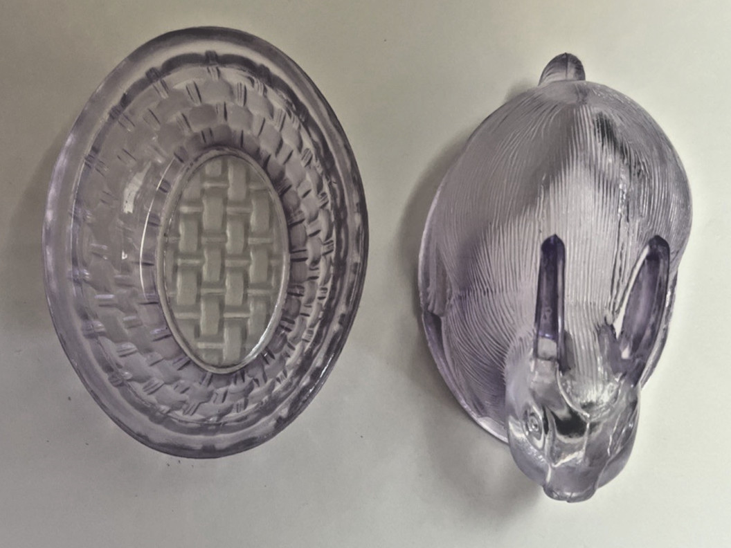 Vintage LE Smith Glass Lavender Purple Bunny Rabbit on Woven Nest 4.5"