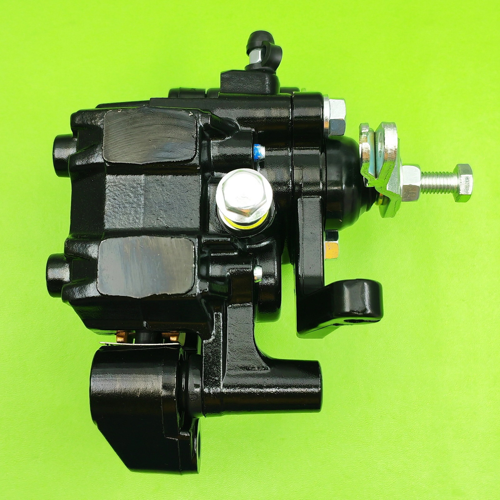 New Rear Brake Caliper W/Pads for Honda TRX250R FourTrax 250 1986 1987 1988 1989