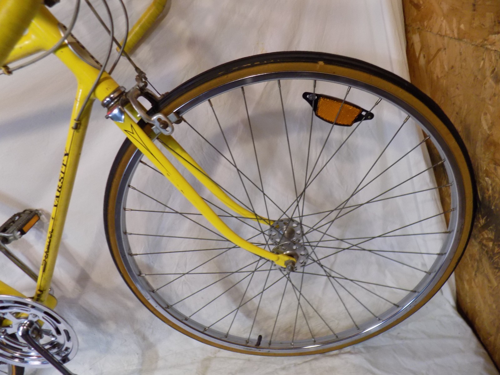 1975 SCHWINN VARSITY MENS 10-SPEED ROAD BIKE VINTAGE CONTINENTAL KOOL LEMON 27