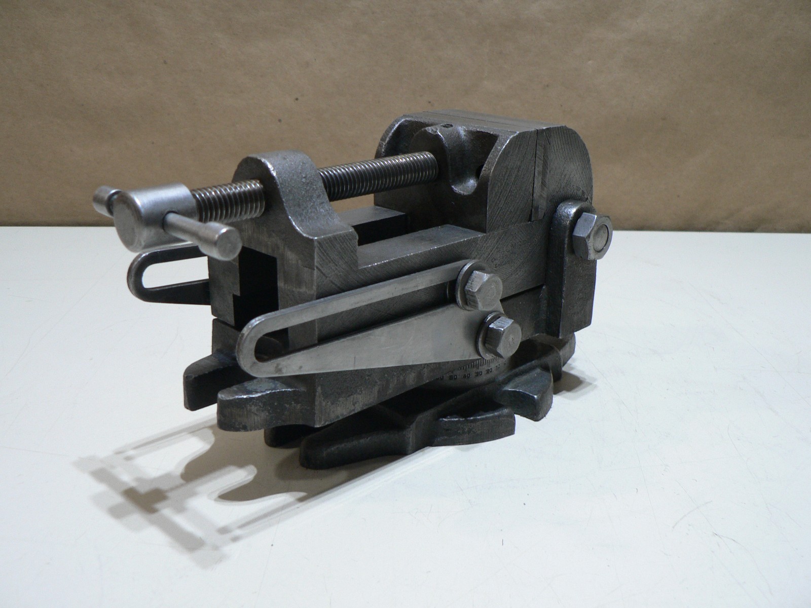 Palmgren No.000 Tilting Vise with Swivel Base 2-1/2" Jaws Opens 2-1/2"