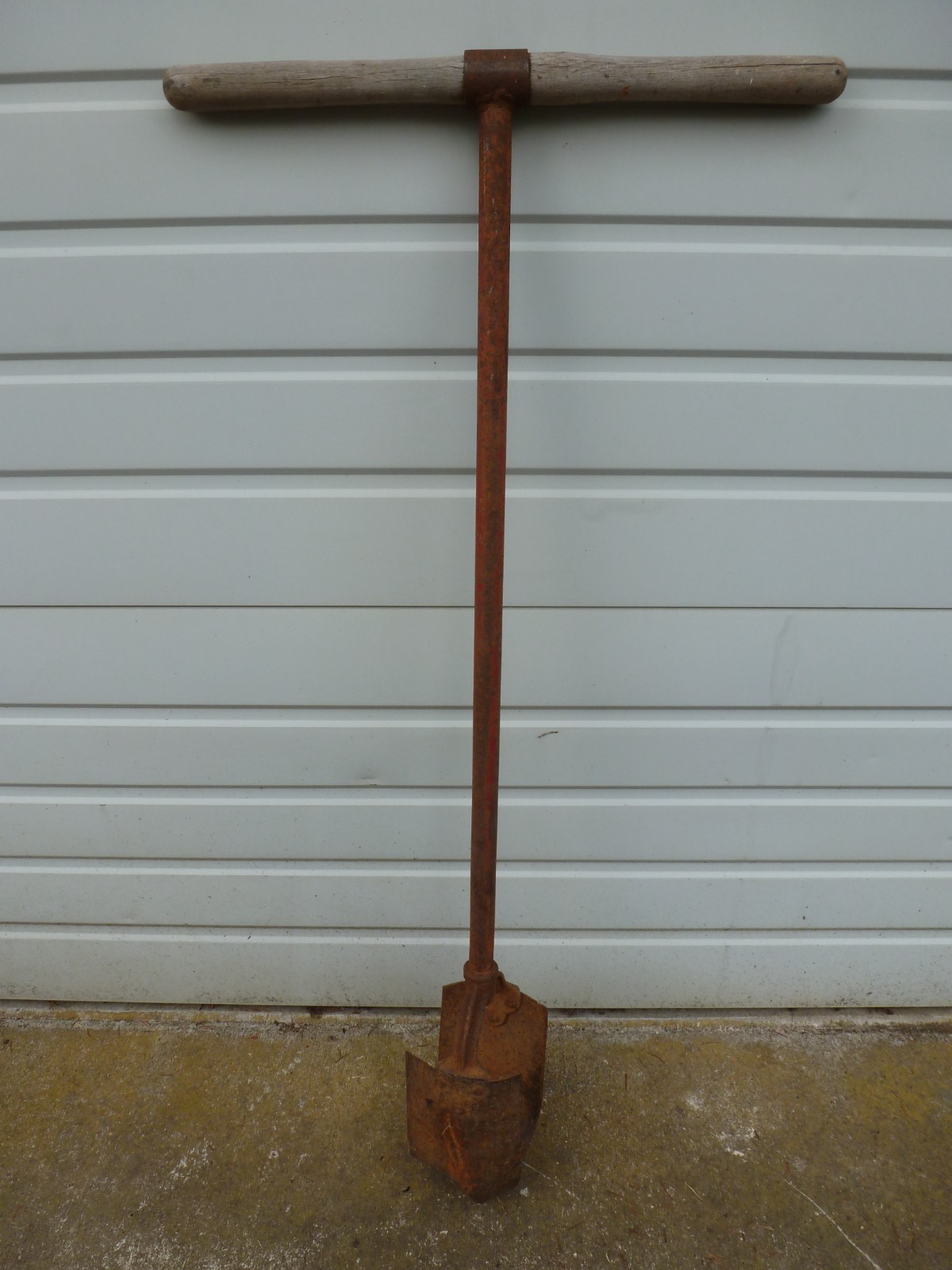 Vintage Seymour 6-Inch Post Hole Digger Auger with Wood Handle