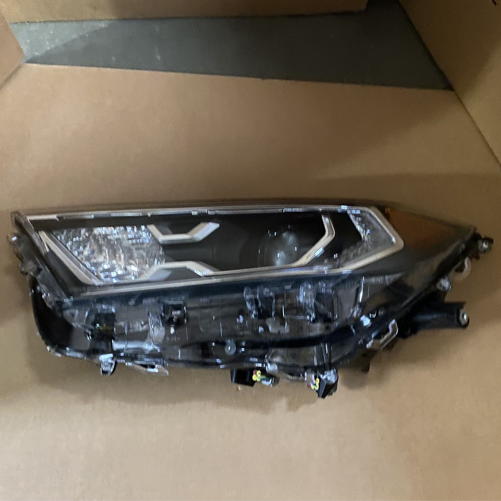 Front LED Projector Headlight Replacement For 2019 2023 Toyota RAV4 Hybrid Pair