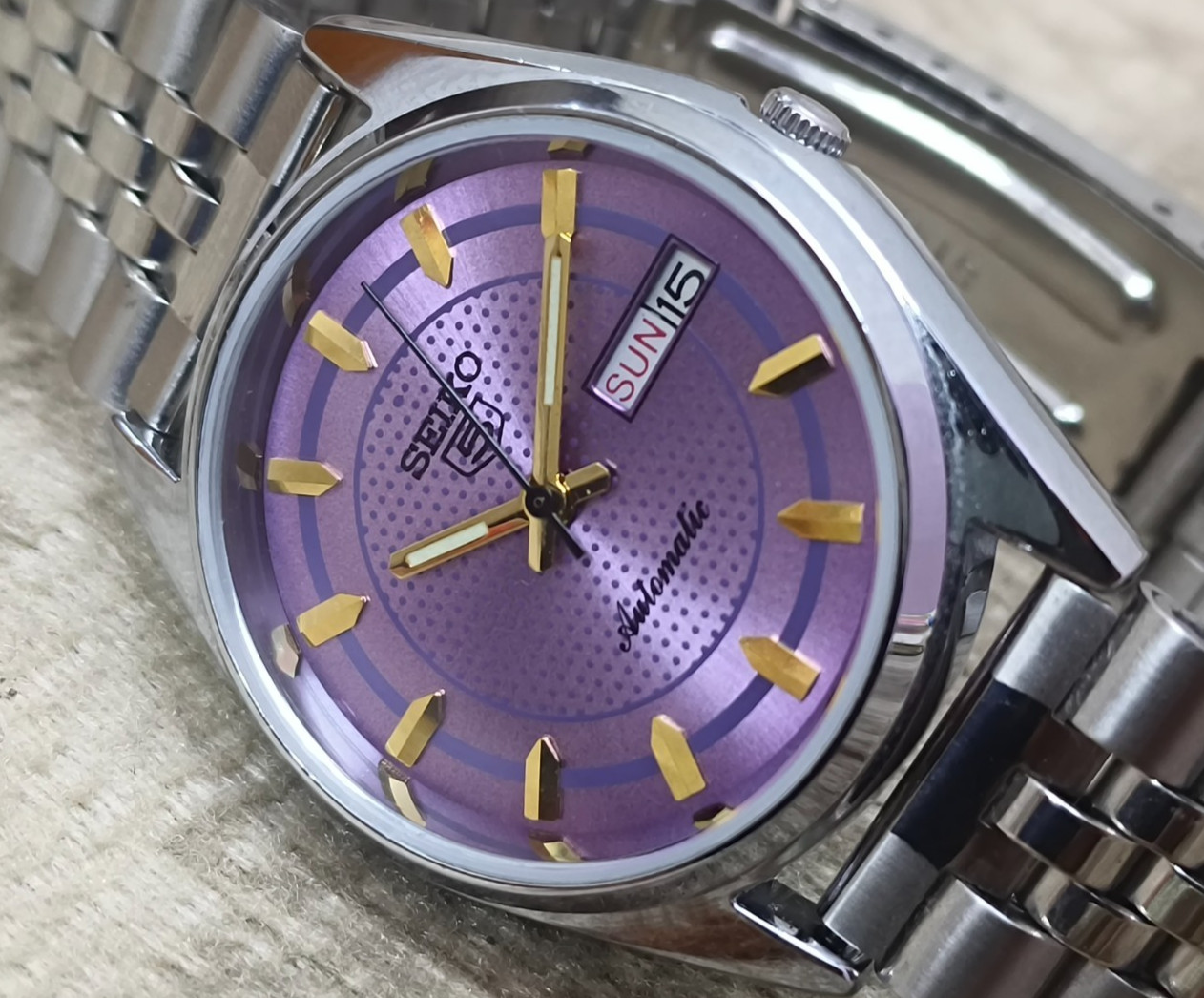 Vintage Seiko 5 Purple Automatic 17 Jewels Day/Date Japan Men's Wrist Watch 6309