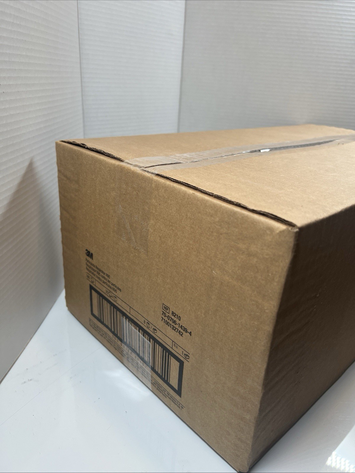 3M N95 8210 Particulate Respirator Face Mask, Case Of 8 Boxes (160/case) New!