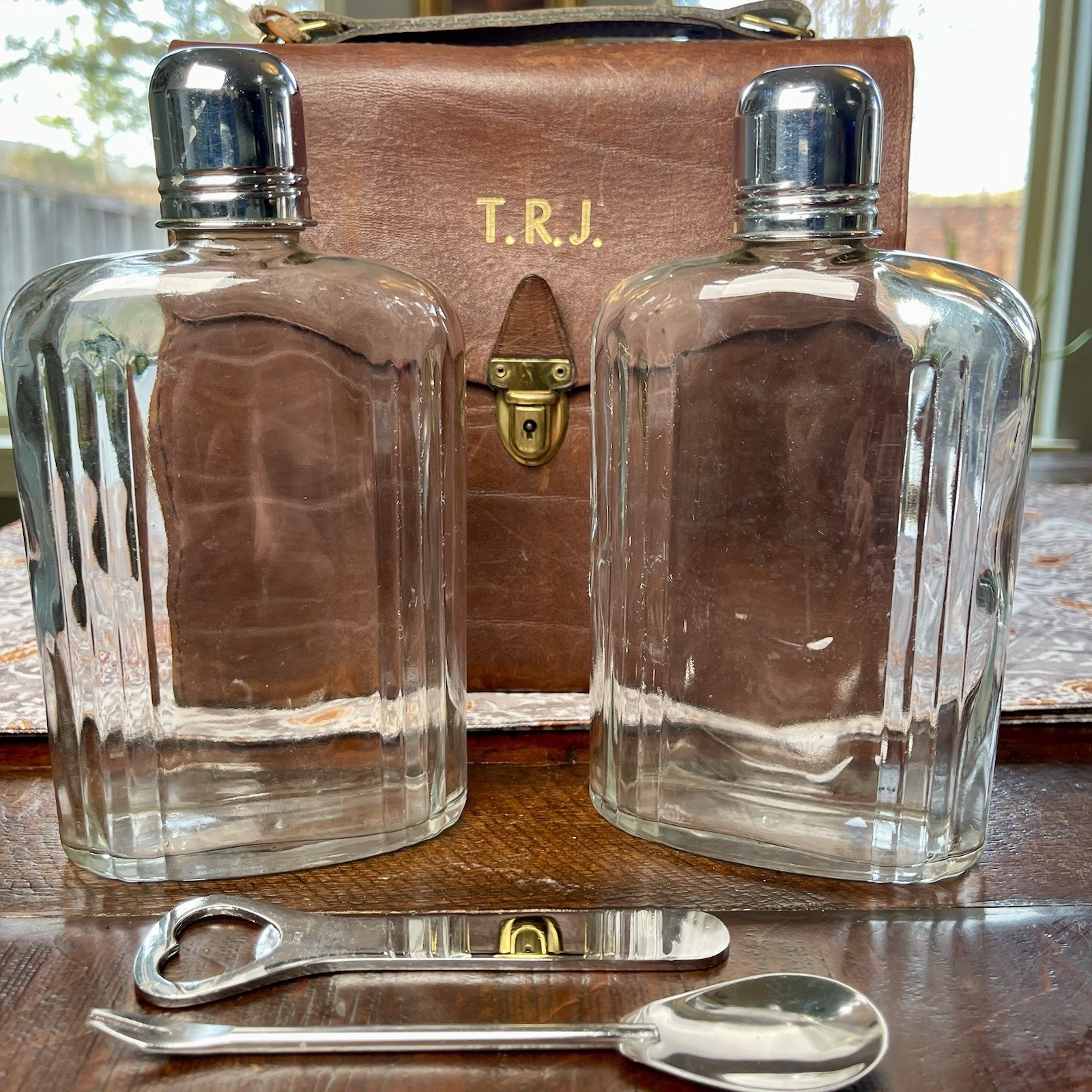 Vtg Bosca Travel Bar Set: Leather Case 2 Flasks Shot Glass Bottle Opener Stirrer