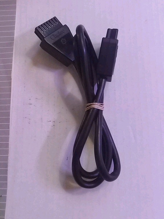 Atari 800 XL Computer Tested & Working w/ Power + Manuel US version