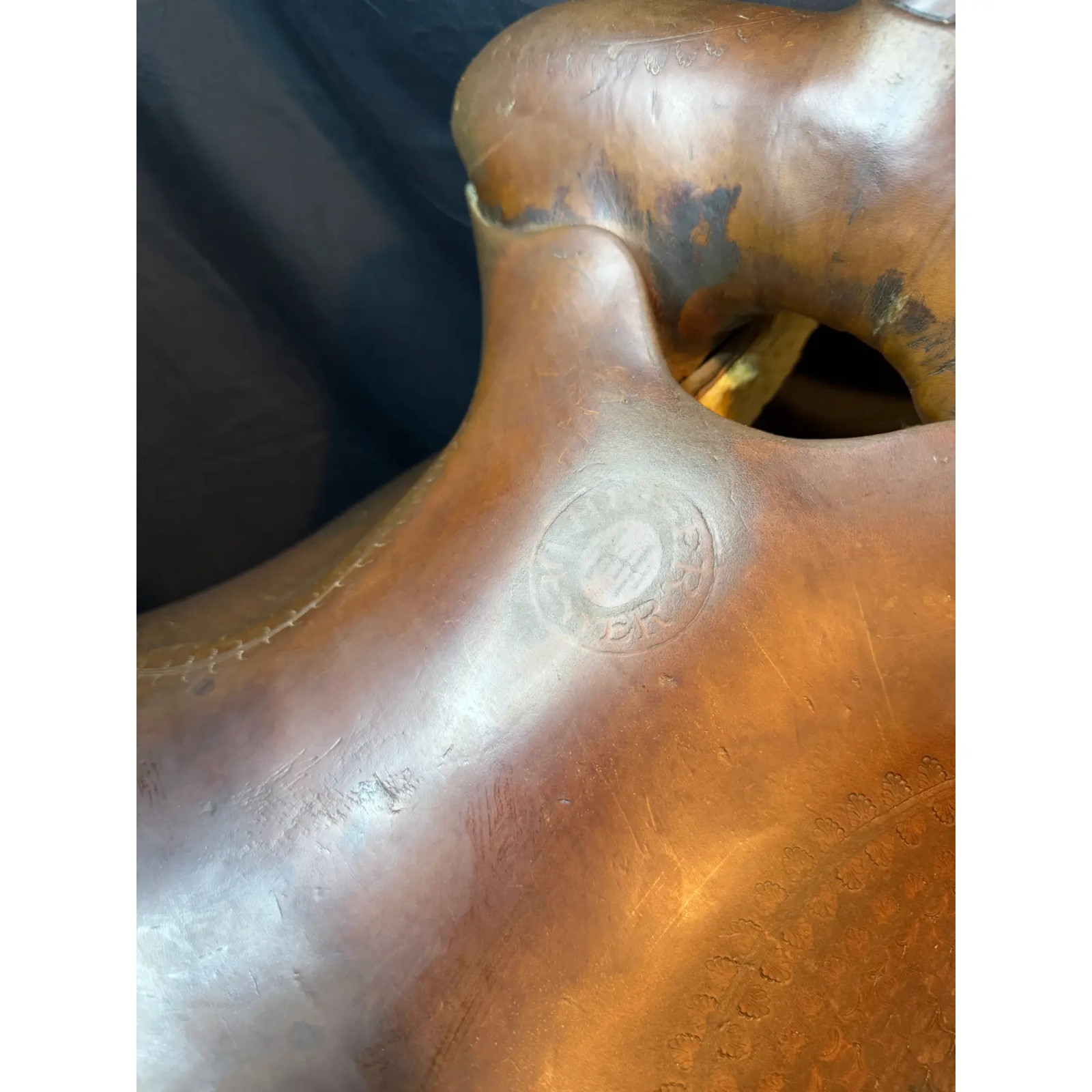 HH Heiser Collectors Saddle Vintage 1920s Dark Oil 14” Seat, Stamps 923/23905