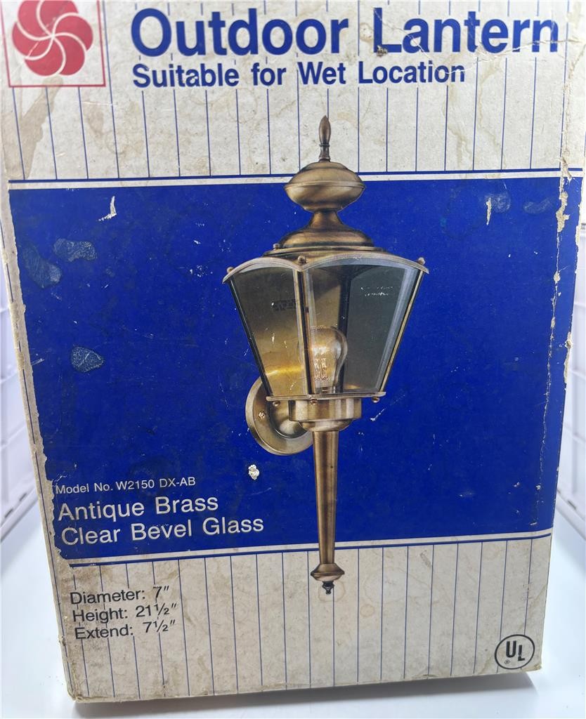 VINTAGE 21.5" BRASS BEVEL GLASS CARRIAGE LANTERN WALL MOUNT EXTERIOR PORCH LIGHT