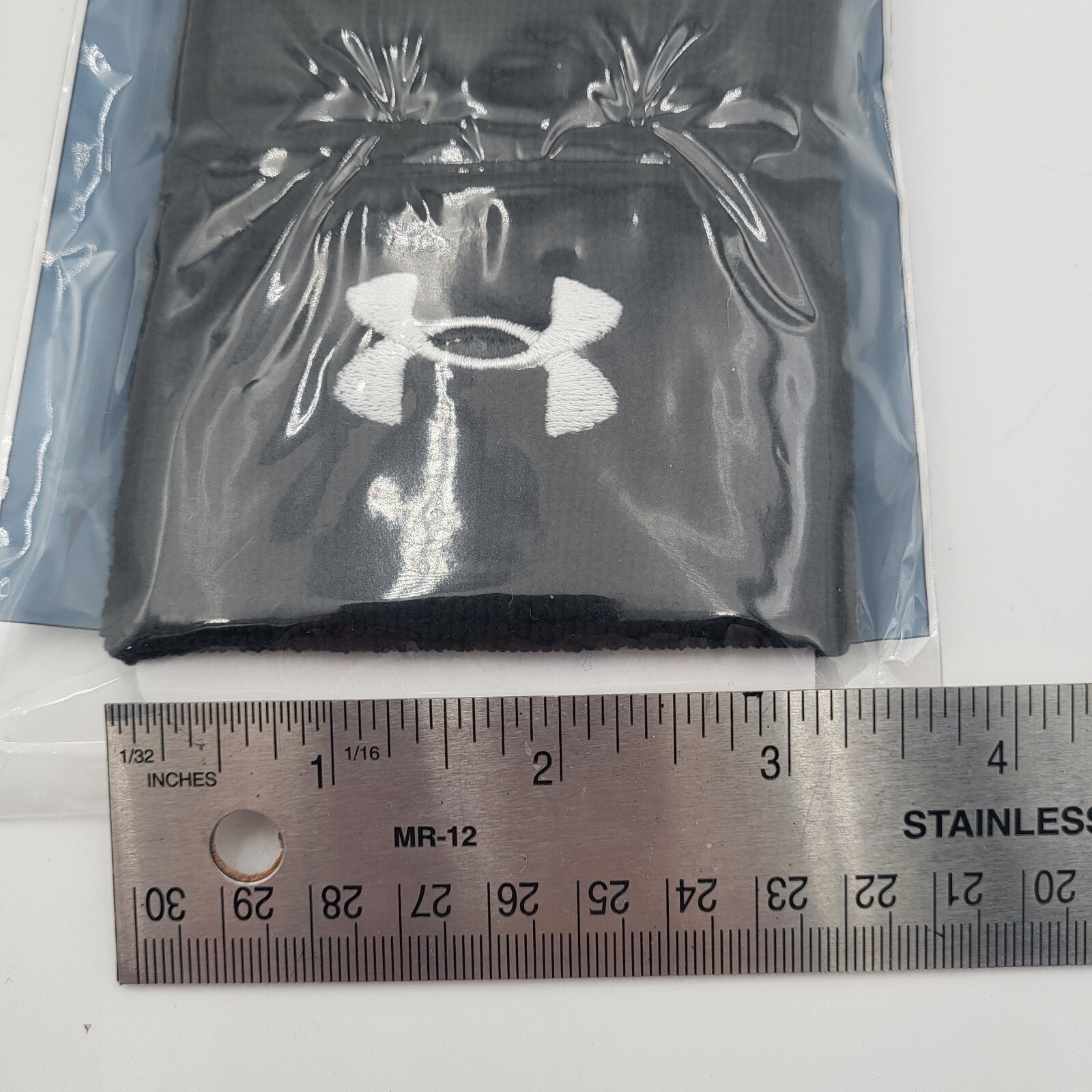 Under Armour 2 Pack Black White Mens 3" Wristbands Wicks Sweat 1276991