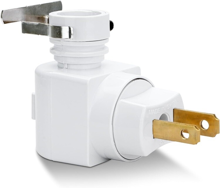 Lot of 4 - White Plug In Night Light With Bulb 4 Watt On / Off Switch