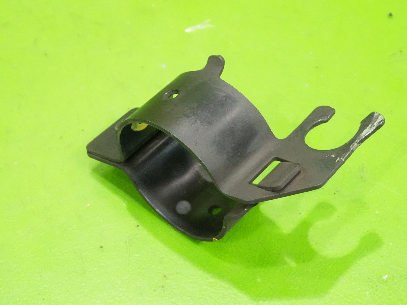 00-06 Audi TT OEM 8N611845 front strut brake hose line mount bracket holder