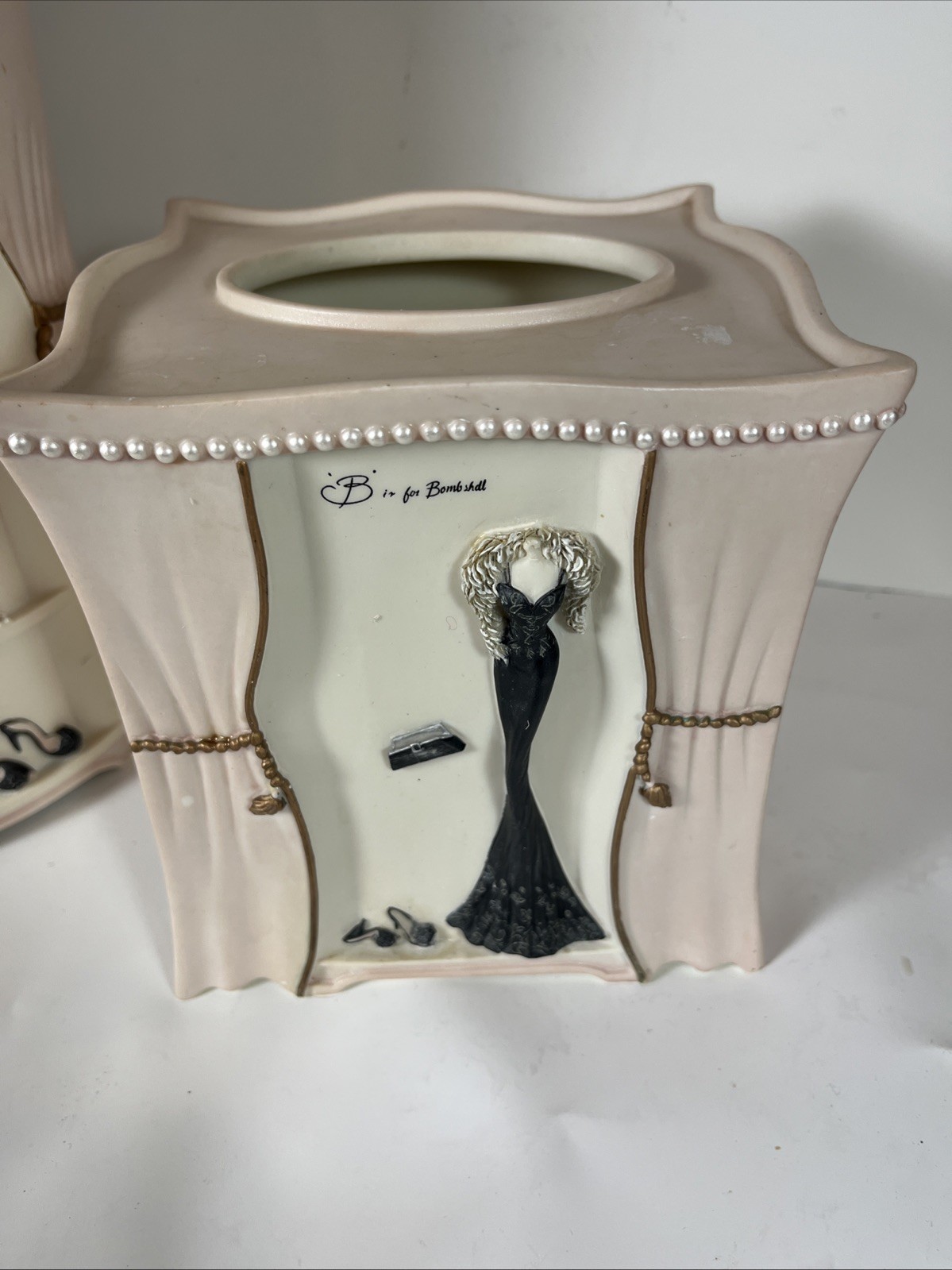Vintage Accessories Dress To Thrill BedBath&Beyond Rare Tissue Box & Trash Can