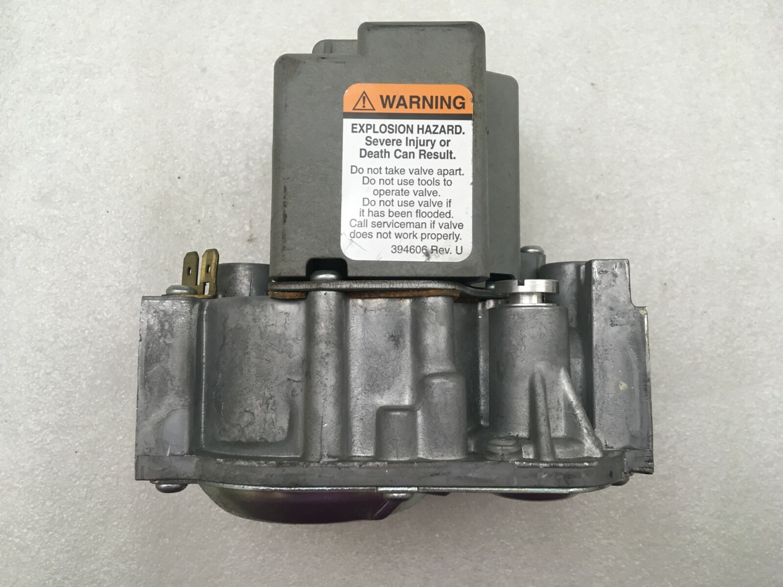 Honeywell VR8205S2395 Furnace Gas Valve 60-100394-02 used #G79