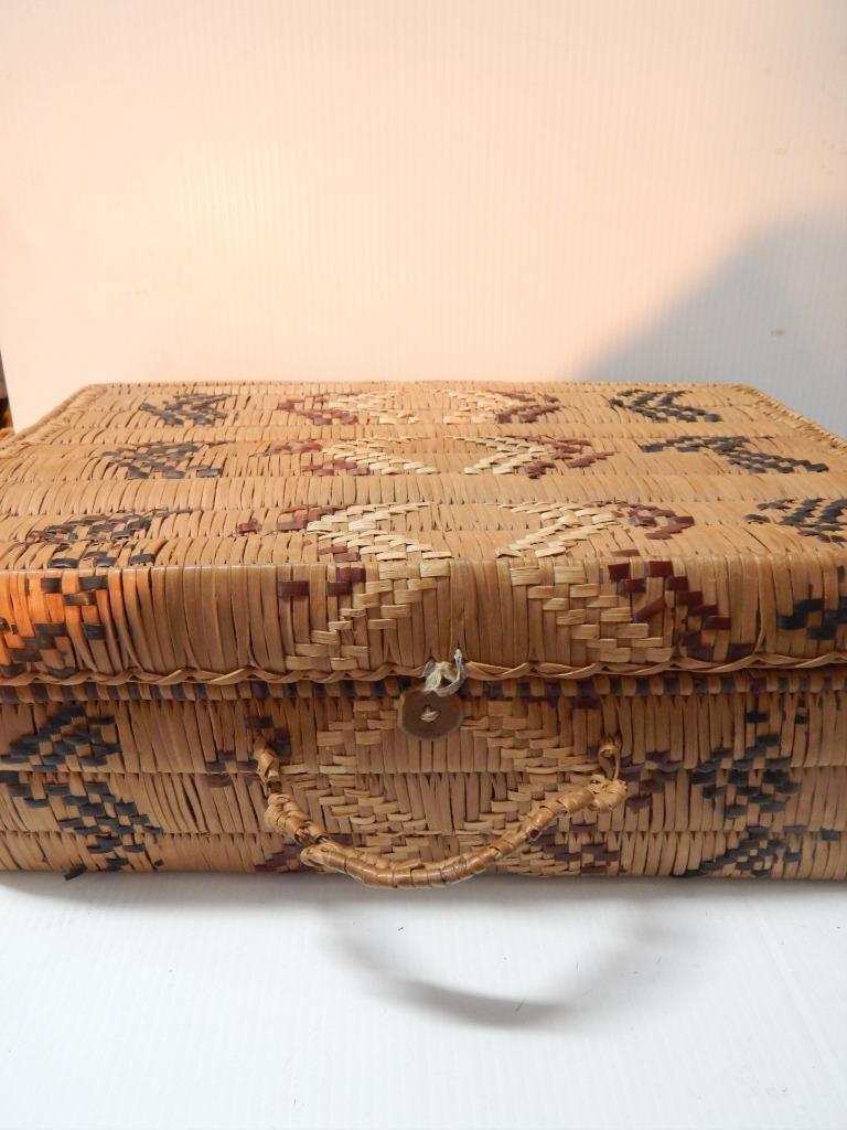 IMPRESSIVE ANTIQUE / VINTAGE LILLOOET CANADIAN SALISH IMBRICATED TRUNK BASKET