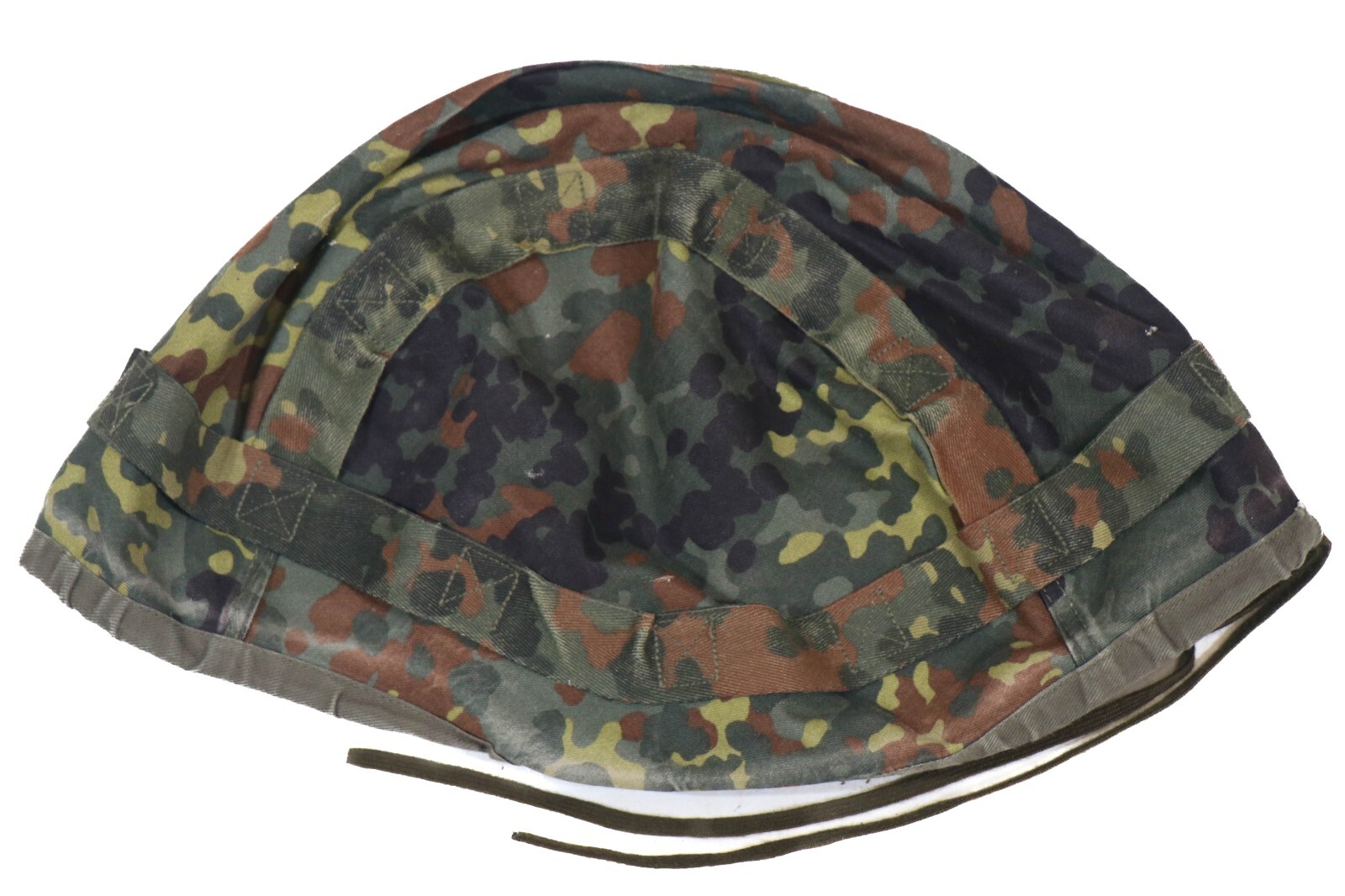 Medium (55-57) - Used German Bundeswehr Flecktarn Helmet Cover Snow Reversible