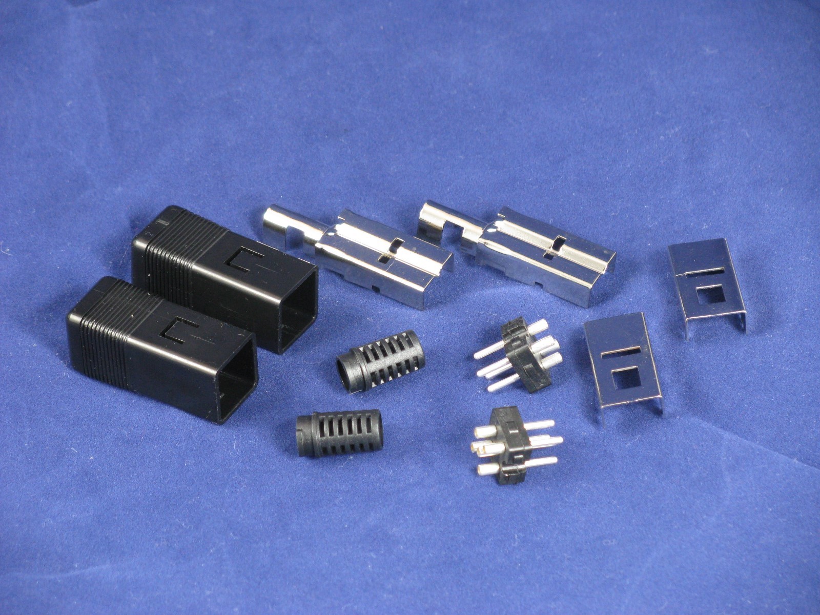 2x-Commodore 128,Amiga 500,600 Square DIN 5-pin male power connector (QTY 2)