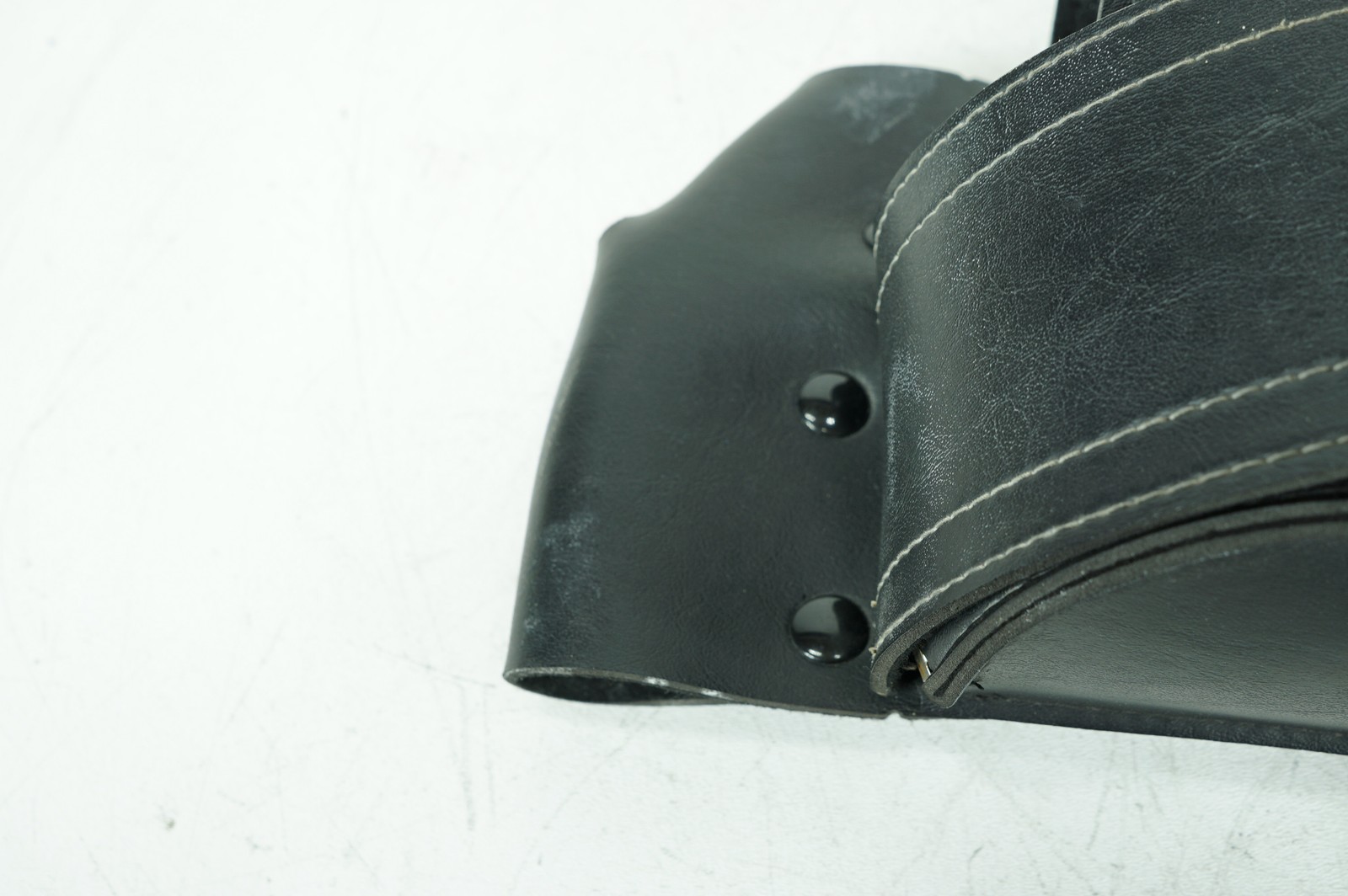 01 Harley Touring Electra Glide Ultra OEM Onboard Tool Bag Leather Storage Torn