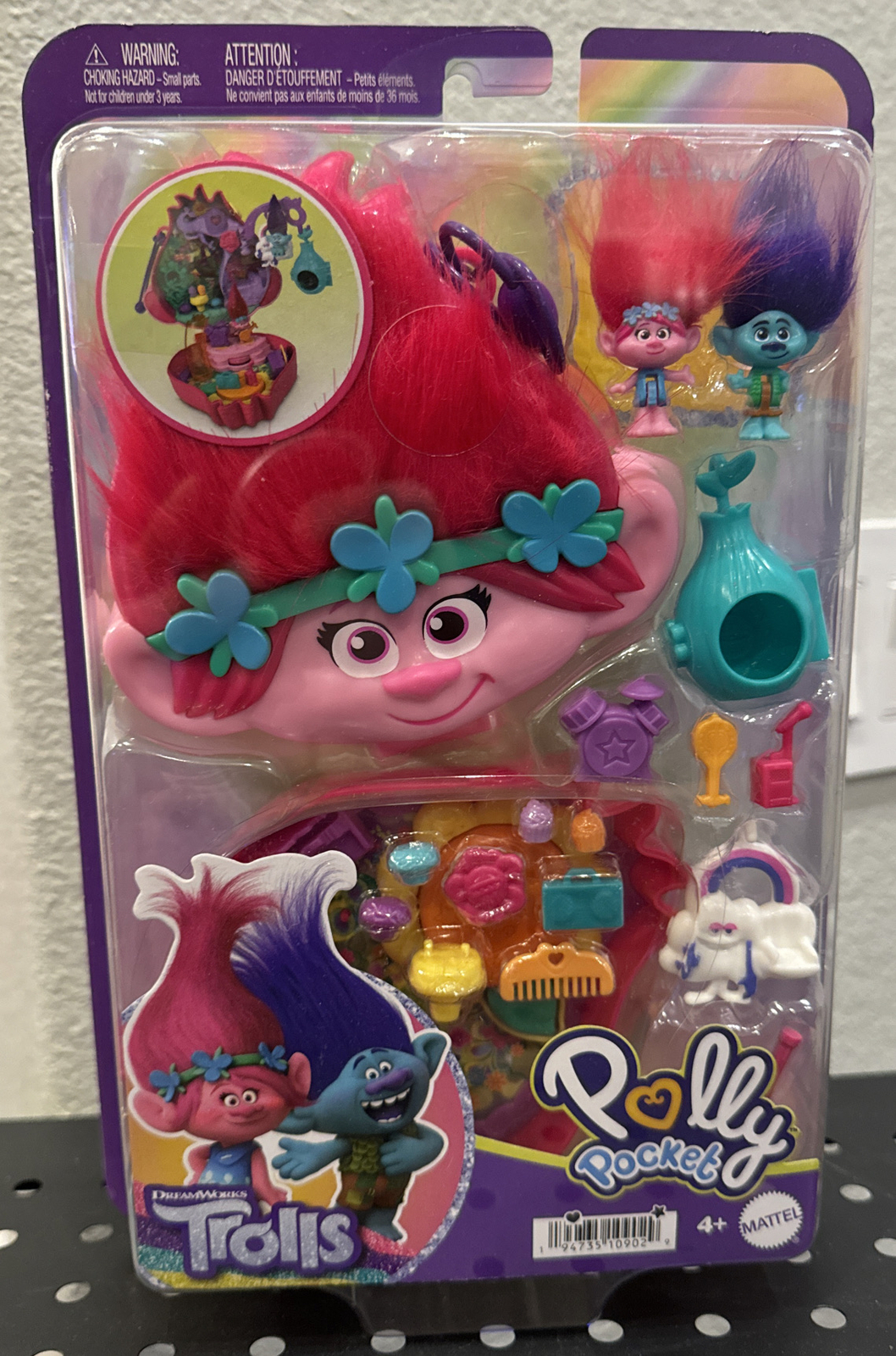Polly Pocket & DreamWorks Trolls Compact Playset w POPPY & BRANCH & Accessories