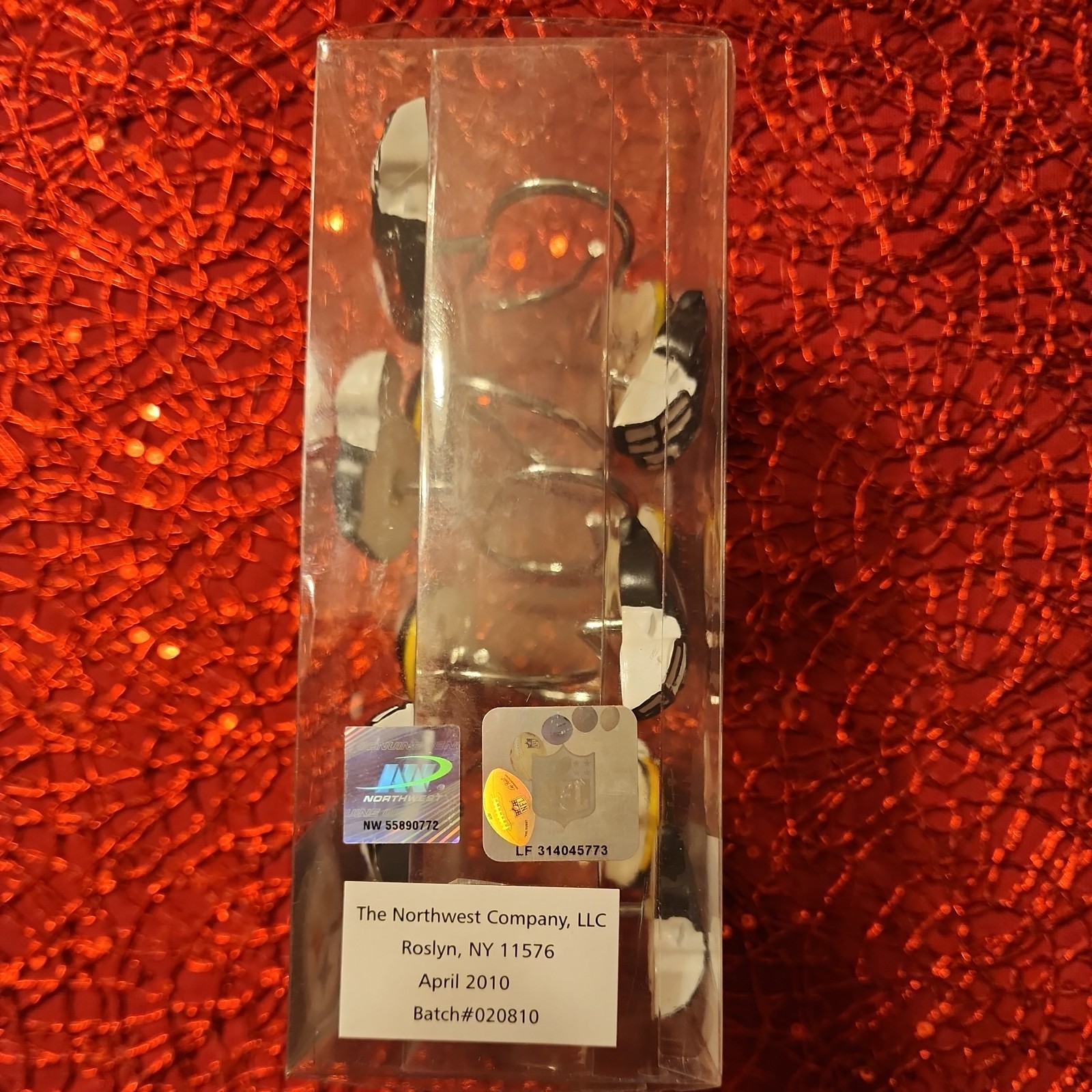 NFL Pittsburgh Steelers Entire Shower Endorsed by NFL* BRAND NEW CURTAIN &HOOKS*