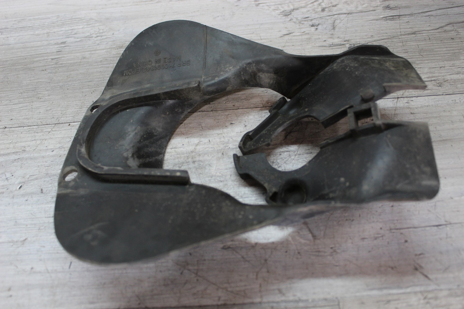 2008 Can-am Spyder Gs 990 Se5 Front Rubber Steering Stay Moulding 710001342