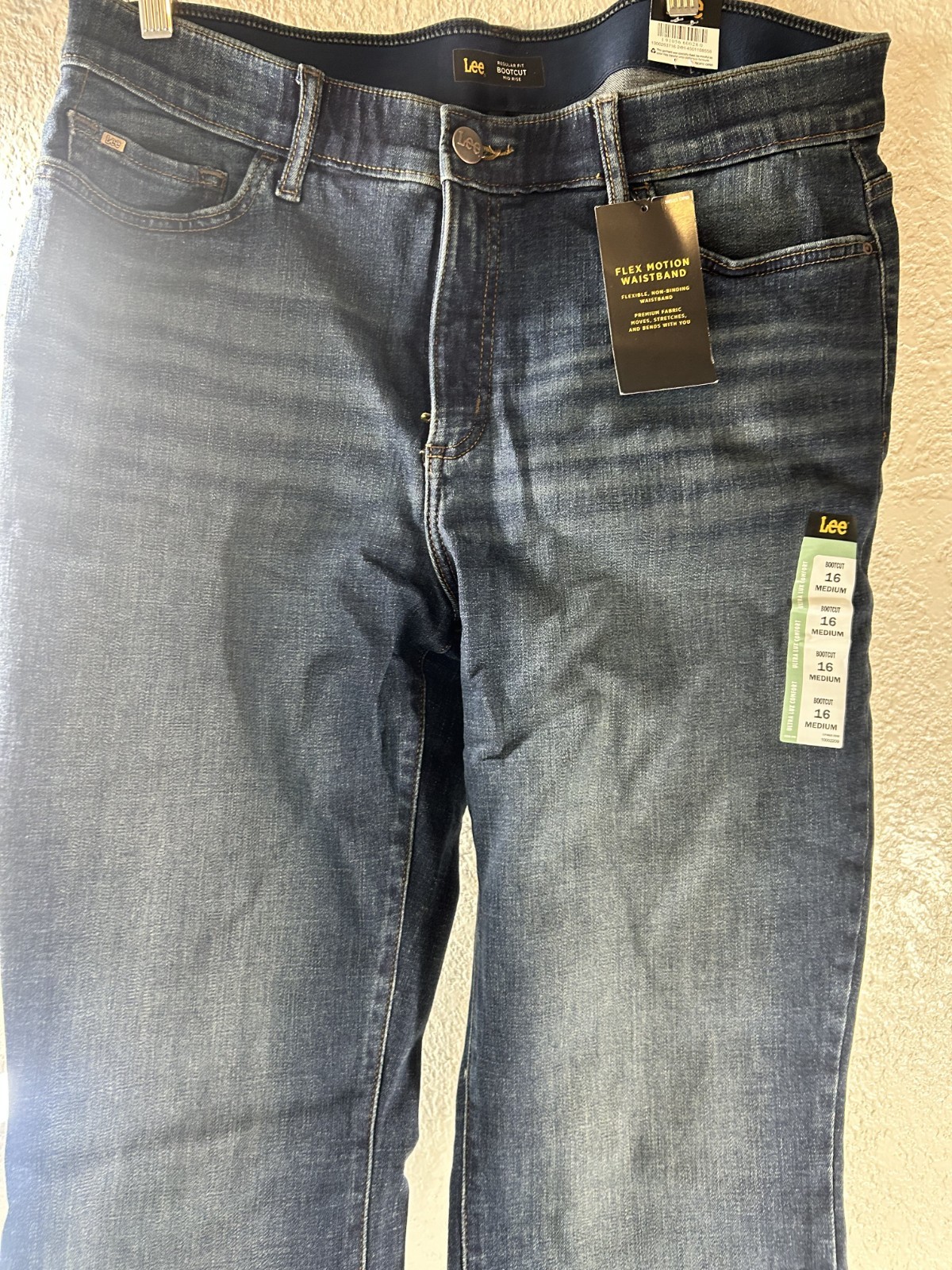 Lee Women's Size 16 Flex Motion Regular Fit Bootcut Mid Rise Blue Jeans