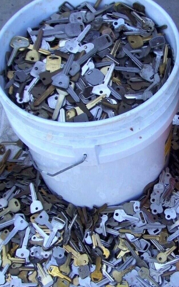 SPECIAL!!!   Lot of  Misc Key BLANKS 1.5  pounds HOUSE, CARS..