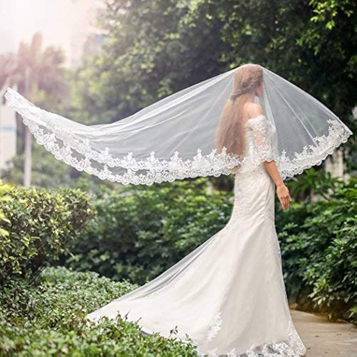 Wedding Bridal Veils Long Veil with Lace and Metal Comb At The Cathedral Length