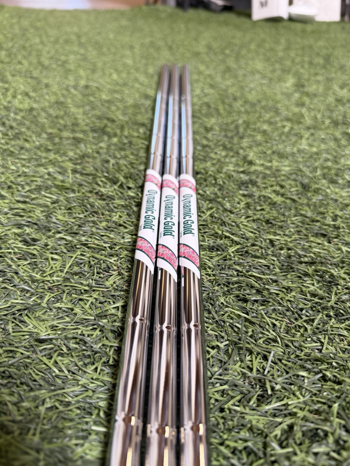 (3) True Temper Dynamic Gold Tour Issue AZALEA MASTERS S400 Stiff Wedge Shafts